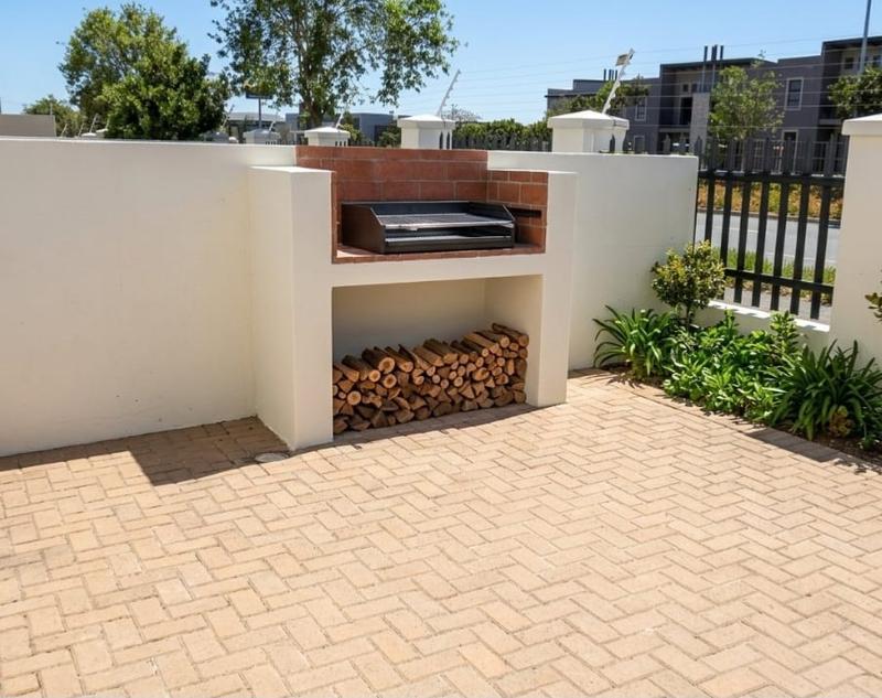 2 Bedroom Property for Sale in Burgundy Estate Western Cape